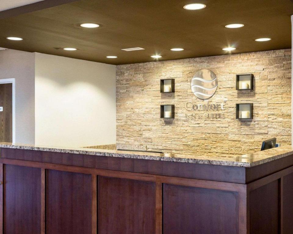 Comfort Inn & Suites Watford City Exterior foto