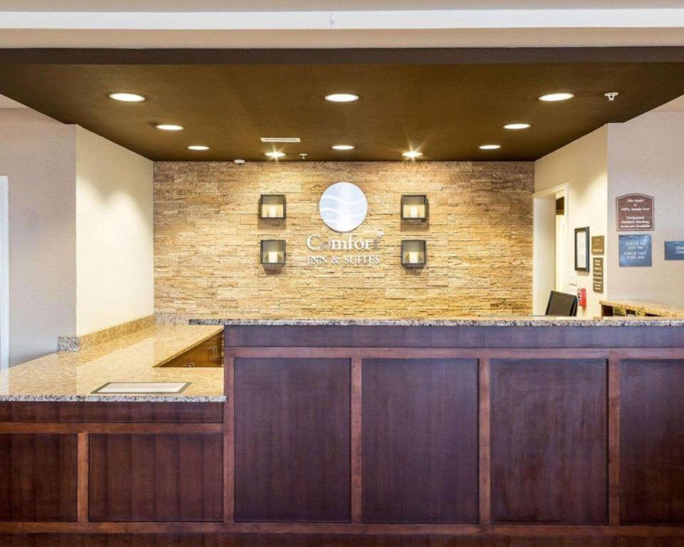 Comfort Inn & Suites Watford City Exterior foto