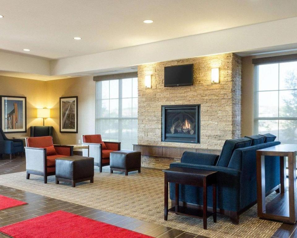 Comfort Inn & Suites Watford City Exterior foto